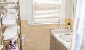 260 Grosvenor Ave, East Providence, RI 02914