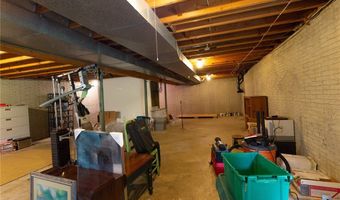 610 Deep Woods Dr, Aurora, OH 44202