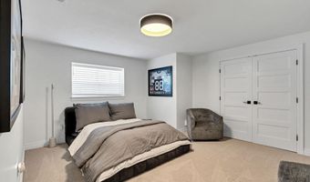 1605 N Lakeside Dr, Andover, KS 67002