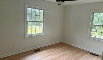 611 E L Ives Dr, Aberdeen, NC 28315