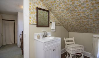 532 Spring St, Alderson, WV 24910