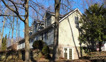 880 W Mashie Ct, Angola, IN 46703