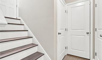17 Ostend St, Johnston, RI 02919