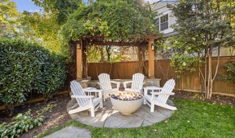 1604 N EDGEWOOD St, Arlington, VA 22201