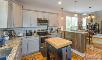123 White Oak Road Ext, Arden, NC 28704