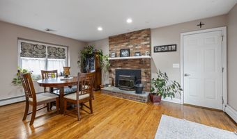 5 Smith Pl, Cheshire, CT 06410