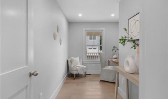 24 Perry Ave, Middletown, RI 02842