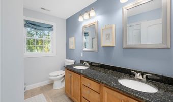 10 Honey Lou Ct, Cranston, RI 02921