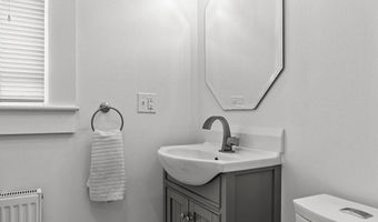 32 Thurston Ave A, Newport, RI 02840