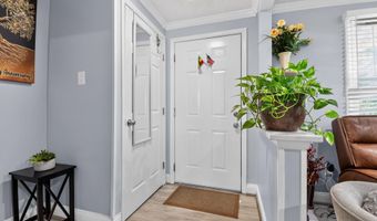 8307 PONDSIDE Ter, Alexandria, VA 22309
