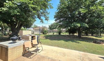 2015 Willard Dr, Altus, OK 73521