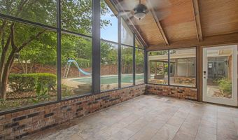 2186 Atkinson Rd, Biloxi, MS 39531