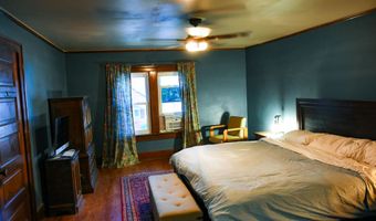 1011 W OKLAHOMA St, Appleton, WI 54914
