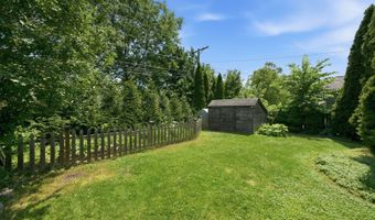 905 N Douglas Ave, Arlington Heights, IL 60004