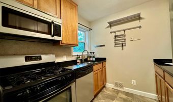 3912 19TH St S, Arlington, VA 22204