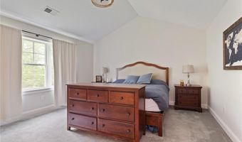25 Kristin Dr, Cranston, RI 02921