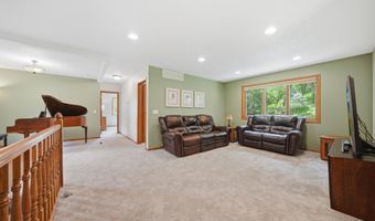 12568 Everest Ct E, Apple Valley, MN 55124
