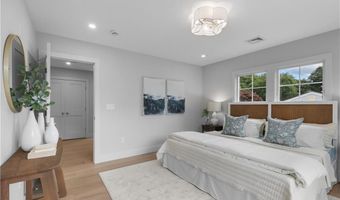 24 Perry Ave, Middletown, RI 02842