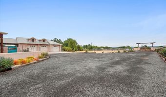 325 Braught Ln, Bosque Farms, NM 87068