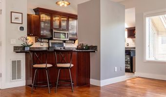 3976 Post Rd, Warwick, RI 02886