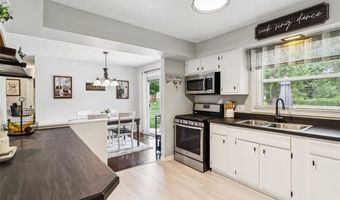 2087 Lake Rd, Akron, OH 44312