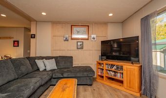 3 Back Rd, Abbot, ME 04406