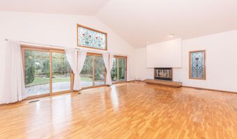 2225 Chaucer Ct, Ann Arbor, MI 48103