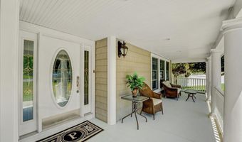 5 Trotter Ter, Belford, NJ 07718