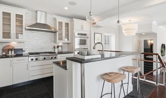 155 W 9th St 1, Boston, MA 02127