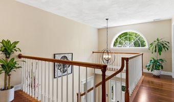 4 Hunters Rd, Bedford, NH 03110