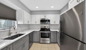423 Pine Tree Ct 23, Atlantis, FL 33462