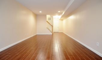 19 MARINA Dr, Bayonne, NJ 07002