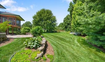 5870 Persimmon Dr, Fitchburg, WI 53711