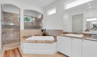 811 BIRDIE Way, Apollo Beach, FL 33572