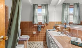 8464 Becker Ave, Allen Park, MI 48101