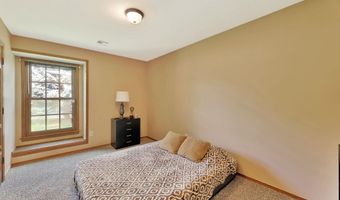 324 N Lakeside Dr, Andover, KS 67002