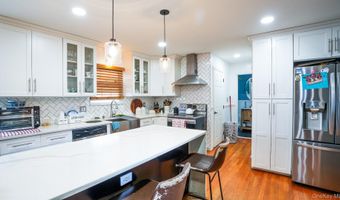 65 Williams Ave, Amityville, NY 11701