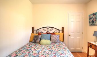 2 CLARK Dr, Barrington, NJ 08007