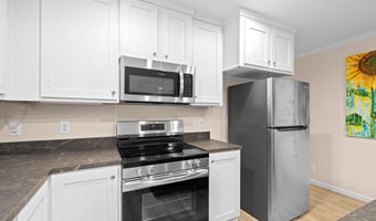 1 Country Manor Rd, Beaufort, SC 29906