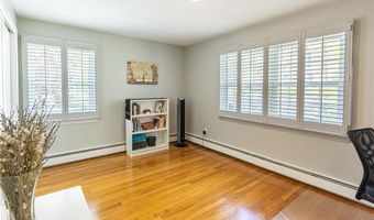 5 Colony Dr, Johnston, RI 02919