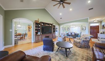 330 River Oaks Dr, Bainbridge, GA 39817