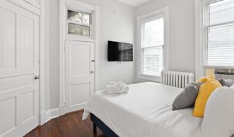 111 PATRICK St N #1, Alexandria, VA 22314