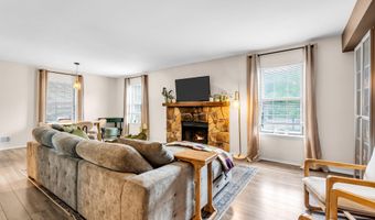 212 Wellington Pl, Aberdeen, NJ 07747