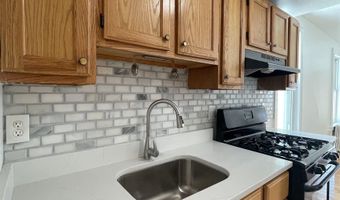31 E 32ND St, Bayonne, NJ 07002