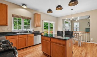 8006 OAT CHASE Ln, Bowie, MD 20715