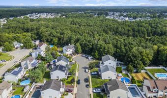 6 Surle Ct, Bayville, NJ 08721