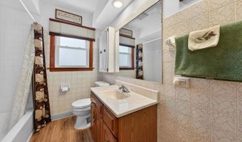 871 S Chatham Ave, Addison, IL 60101