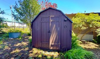 1029 FIFIELD St, Brookings, OR 97415