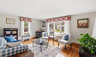 123 Royal Ave, Cranston, RI 02920
