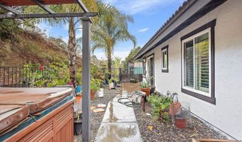 728 Rainbow Hills Rd, Fallbrook, CA 92028